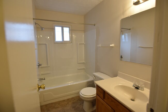 Photo - 1243 - 1251 Summit St