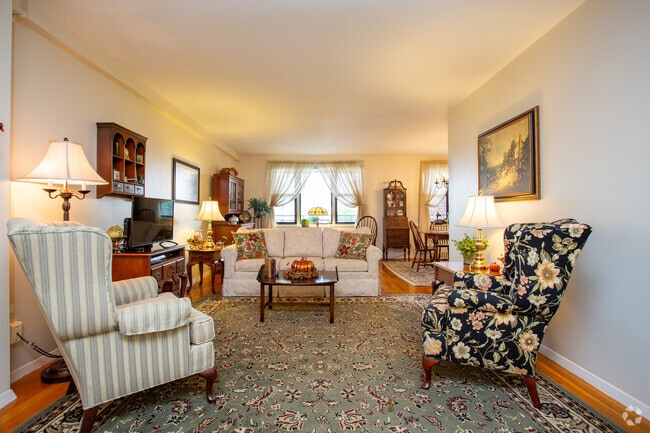 1BR, 1BA-750SF