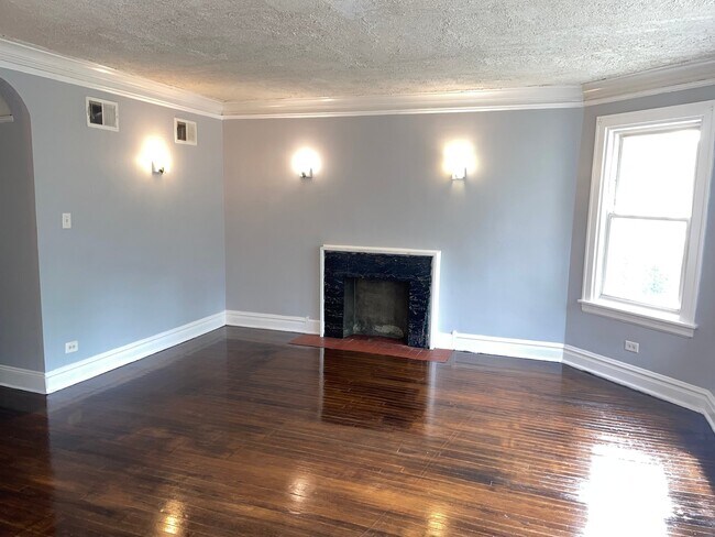 Photo - 1349 W Garfield Blvd Unit Apt 1