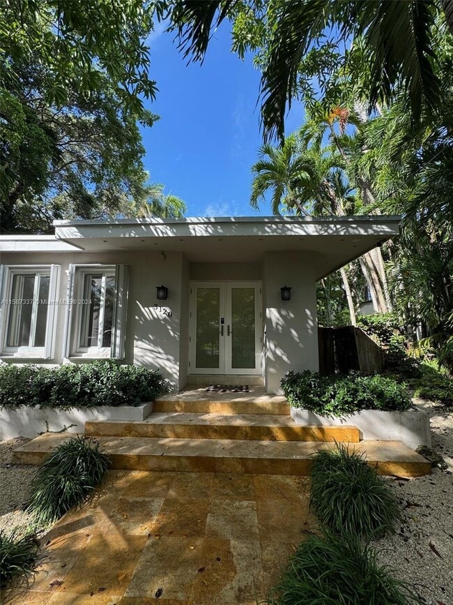 Photo - 3120 Lucaya St