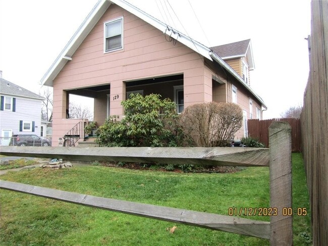 Building Photo - 129 Sergeant St