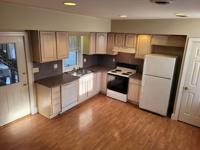 Photo - 3 N Washington St