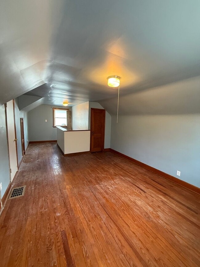 Photo - 3 Bedroom, 2 Bathroom House for Rent