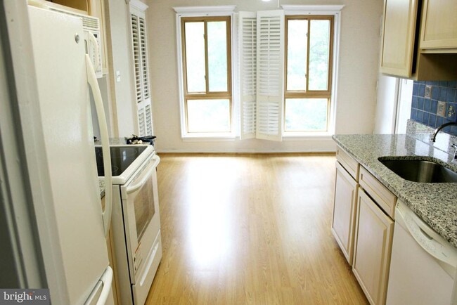 Photo - 561 Florida Ave Unit 140