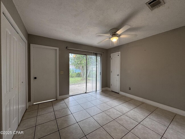 Photo - 2538 Johnson Dr