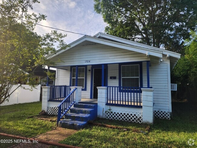 Building Photo - 1924 3rd St Rental