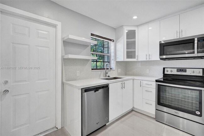 Photo - 2238 Rodman St