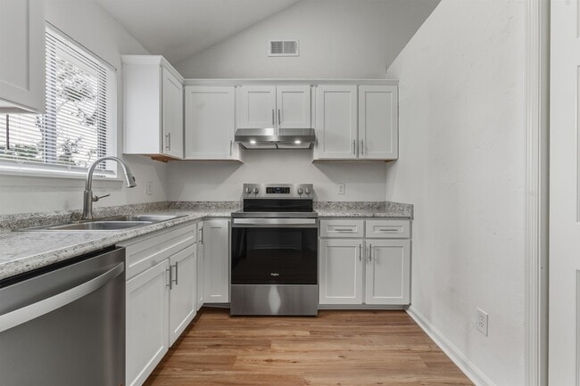 Photo - 2900 Woodrich Dr