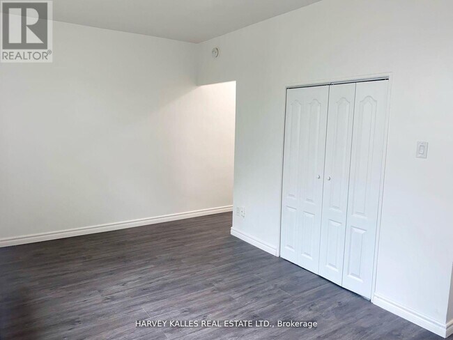 Photo - 1582 Bathurst St Unit 105