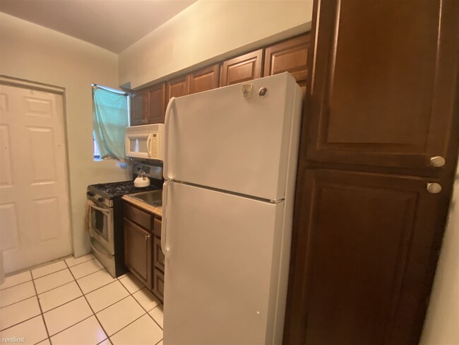 Photo - 1 br, 1 bath 4plex - 805 86th Street 805 Rental