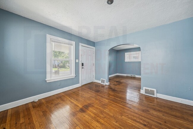 Photo - 10613 Avon Ave
