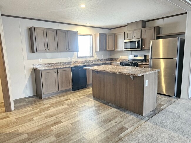 Photo - 46000 Geddes Rd