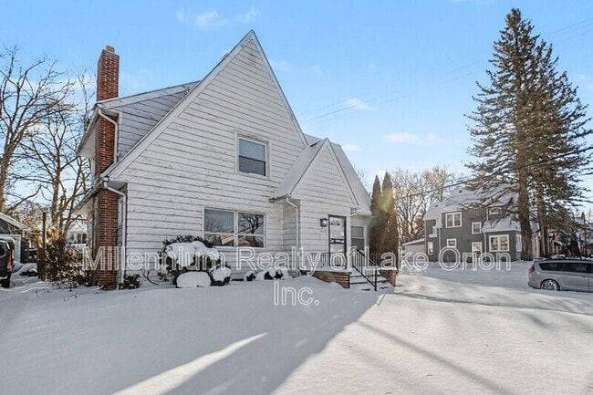 Photo - 419 W Iroquois Rd