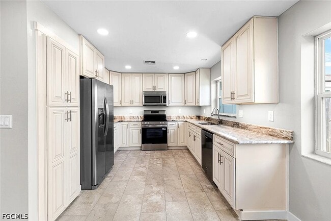 Photo - 2115 St Croix Ave