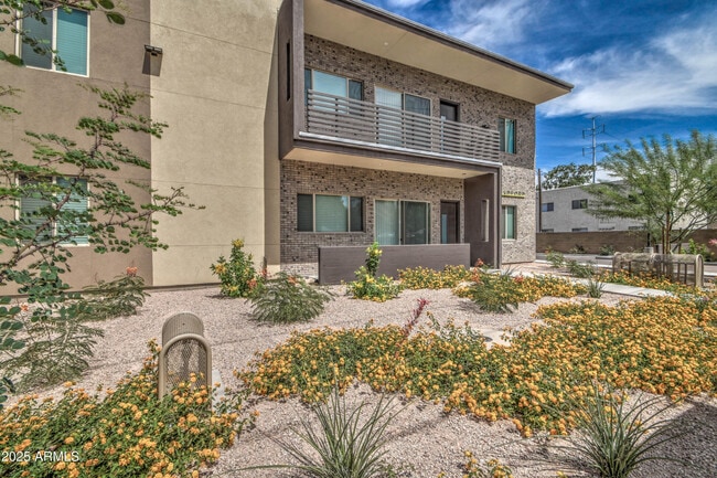 Photo - 1037 S Farmer Ave