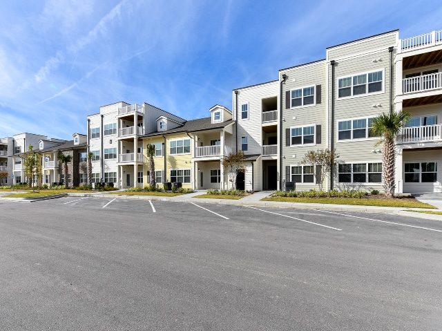 Residential Building - Legends North of Broad