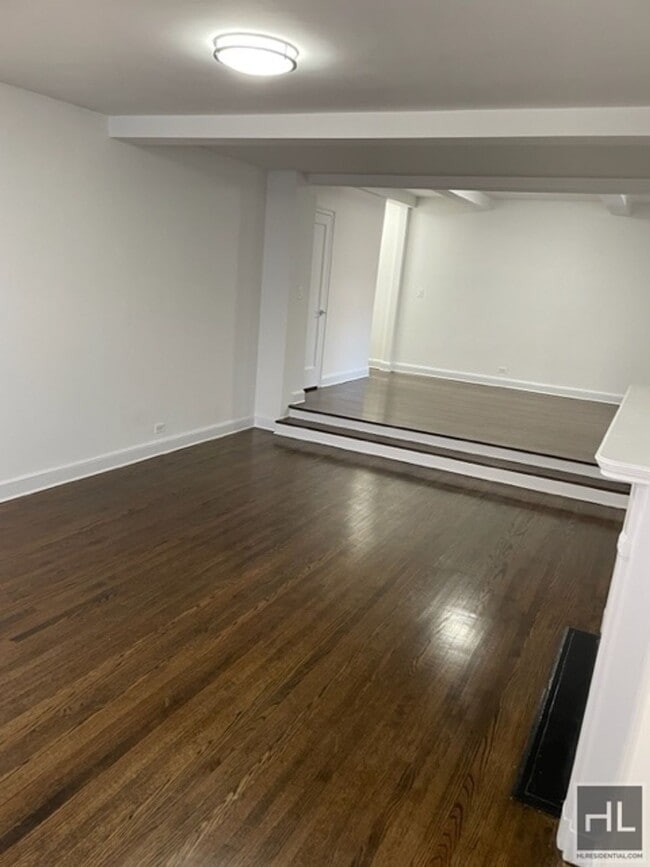 Photo - FIFTH AVENUE Unit 5D