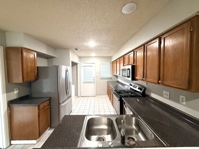 Photo - 1021-1023 Vera Court Unit 1021