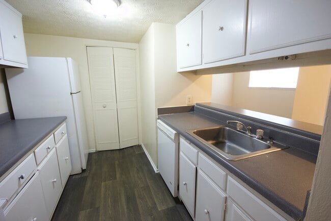 Photo - 120 Viking Ct Unit 1X1