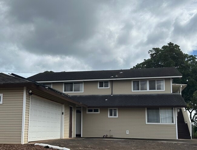 Photo - 1876 Palamoi St Unit Upstairs