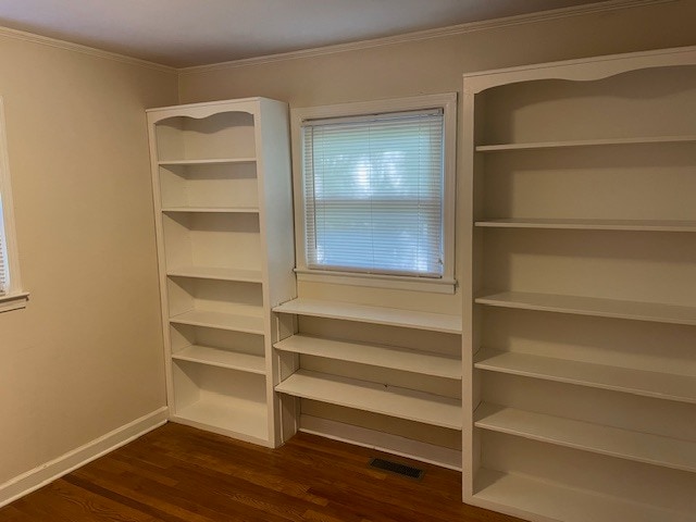 Photo - 2121 Hollyrood St
