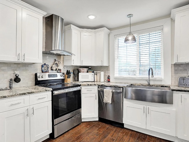 Photo - 1641 Iowa St House