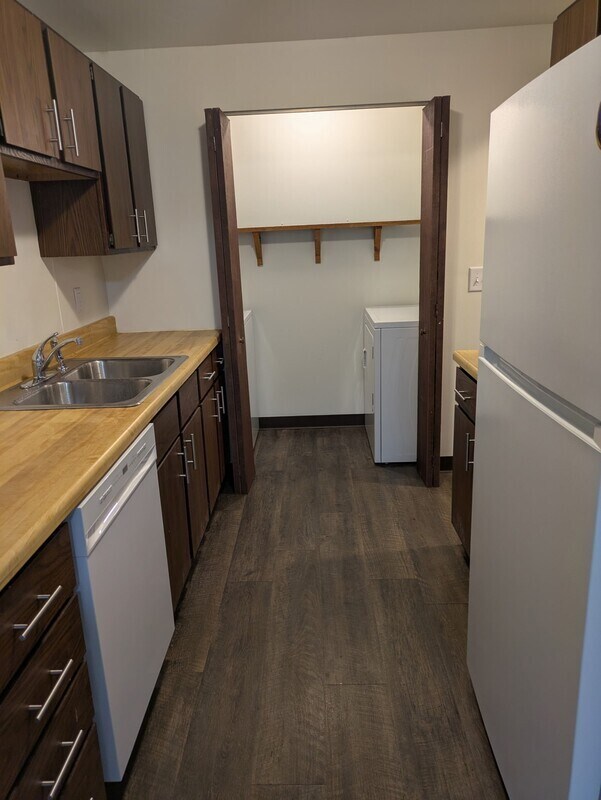 Photo - 1818 School St