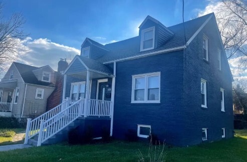 Building Photo - 3704 43rd Ave