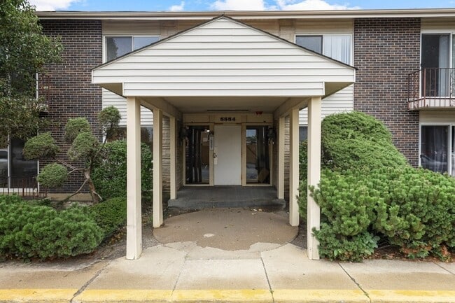 Building Photo - 8884 Steven Dr Unit 2B Rental