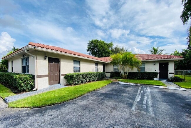 Building Photo - 11380 NW 39th St Unit 3