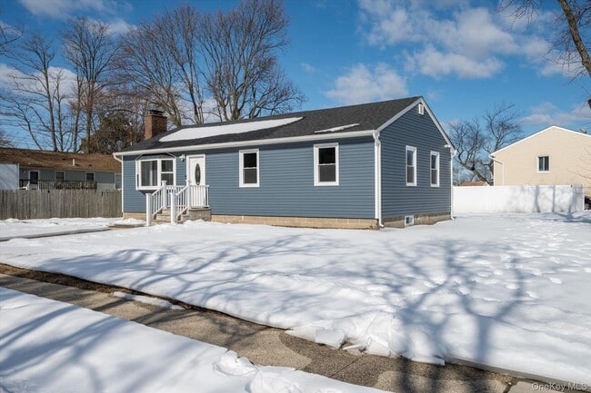 Photo - 93 Garfield Ave