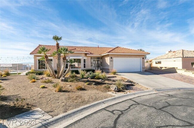 Photo - LUXURIOUS SINGLE STORY IN GATED COMMUNITY ...