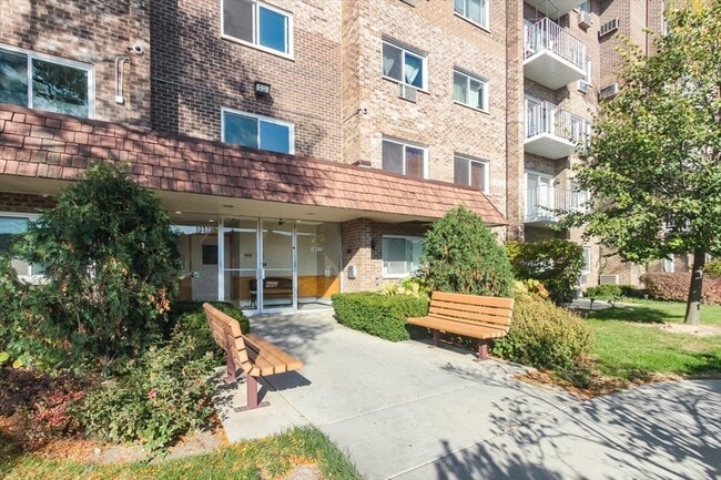 Photo - 10373 Dearlove Rd Unit 4E