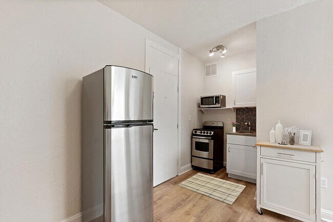 Photo - 1671 Washington