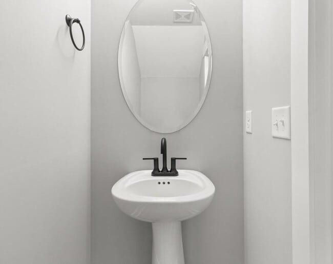 Photo - 504 Jonathan Wade Cir