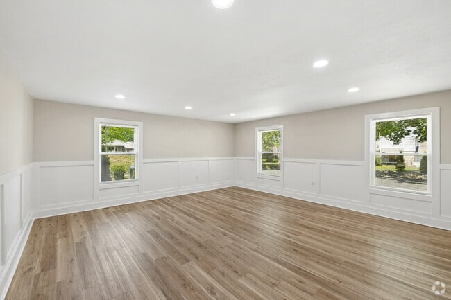 2BR, 1BA - 1,078SF - Living Room - Atbridge TownHomes
