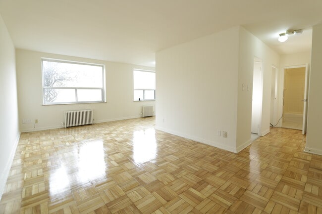 Photo - Deepwood Apartments