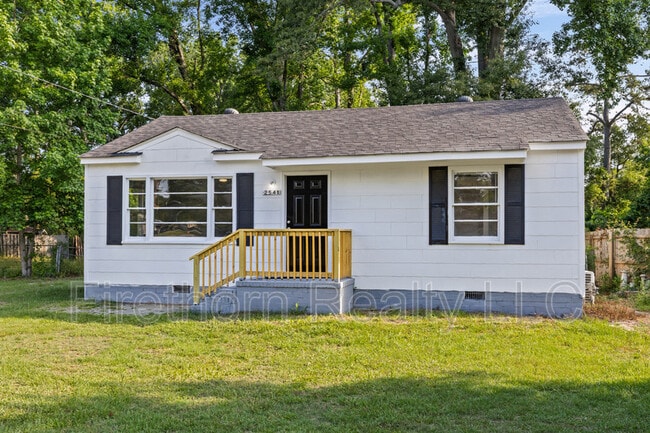 Photo - 2541 Rhodes Dr