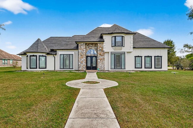 Large 4 Bed, 3.5 bath luxury home on 1 acr... - Large 4 Bed, 3.5 bath luxury home on 1 acr...