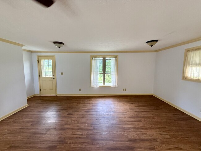 130 Cornerstone Ln