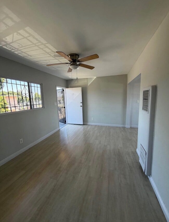 Photo - 7843 Towne Ave