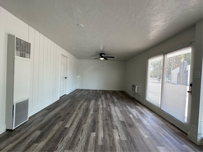 951 N Redwood Rd Unit 5