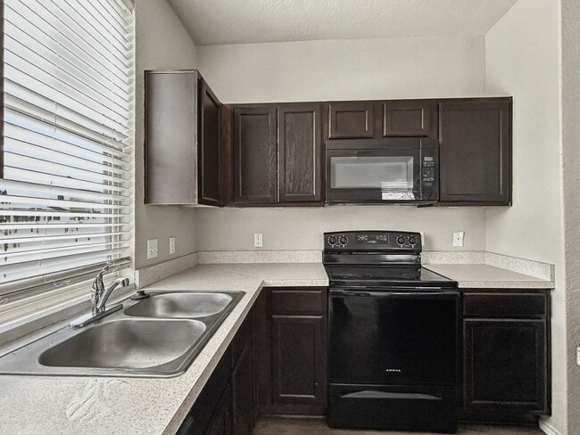 Photo - Comfortable Southside Home Near Shopping, Dining & Texas A&M
