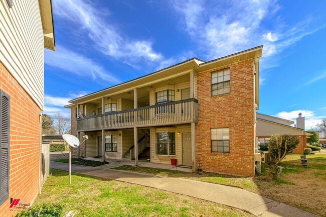 Photo - 3636 Greenacres Place Dr Unit 3636 Green Acres #60