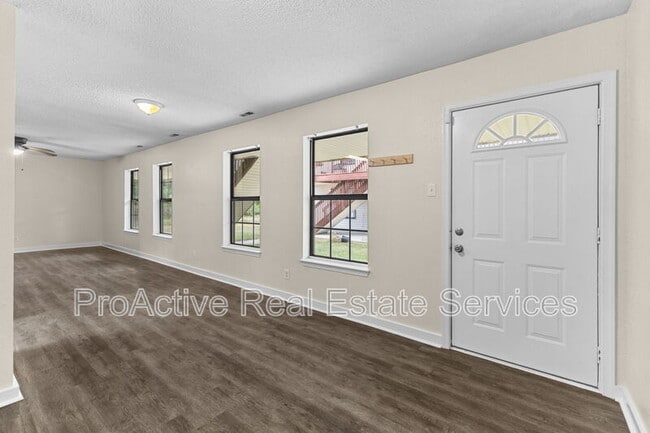 Building Photo - 483 W Ocean View Ave