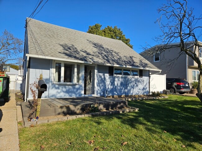 Photo - 898 Bowling Green Dr