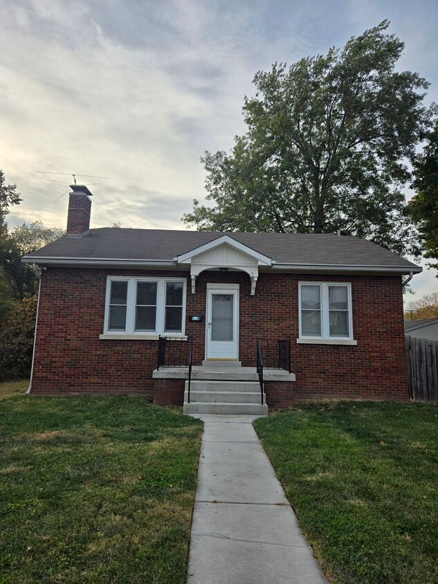 Charming 2 bedroom home - Charming 2 bedroom home