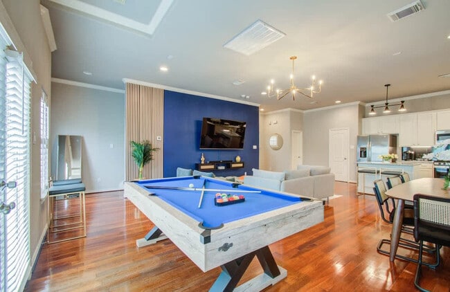 543 T C Jester Blvd Unit SI FL1-ID1225766P