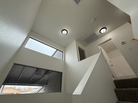 Building Photo - 3 bed 2 bath with garage $1,350 Rent Unit A