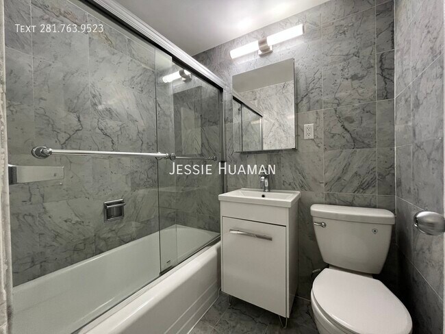 Photo - 420 E 79th St Unidad 1AA